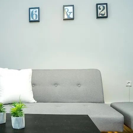 Houseloft Aqua Gardens