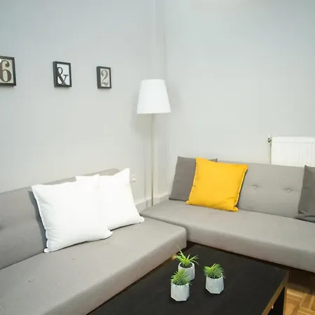 Houseloft Aqua Gardens Apartment